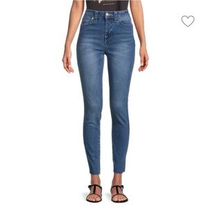 True Religion Halle Mid Rise Faded Wash Supper Skinny Women’s Jean